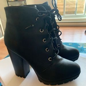 Lace up block heel bootie (WORN ONCE)
